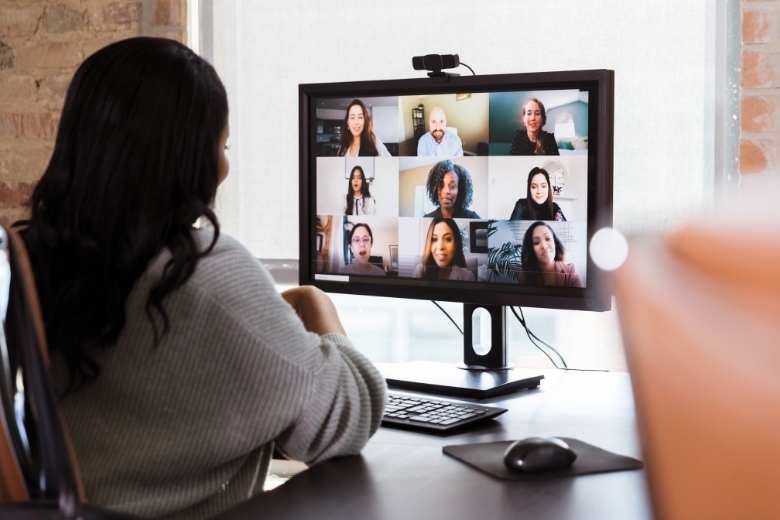 Videochat mit den Kollegen am ersten Arbeitstag