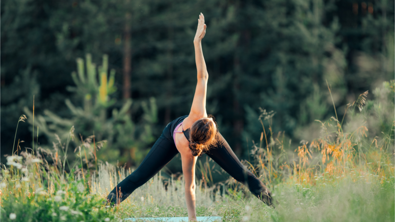 Um Leistungsdruck vorzubeugen und Stress abzubauen, hilft es, Sport in der Natur zu machen.